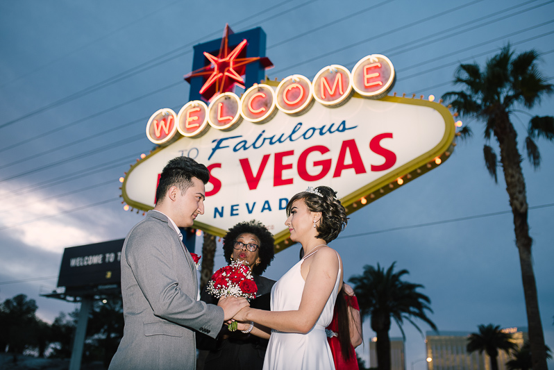 Las Vegas Sign Wedding14