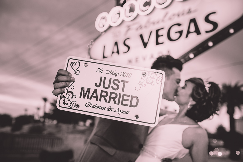 Las Vegas Sign Wedding20