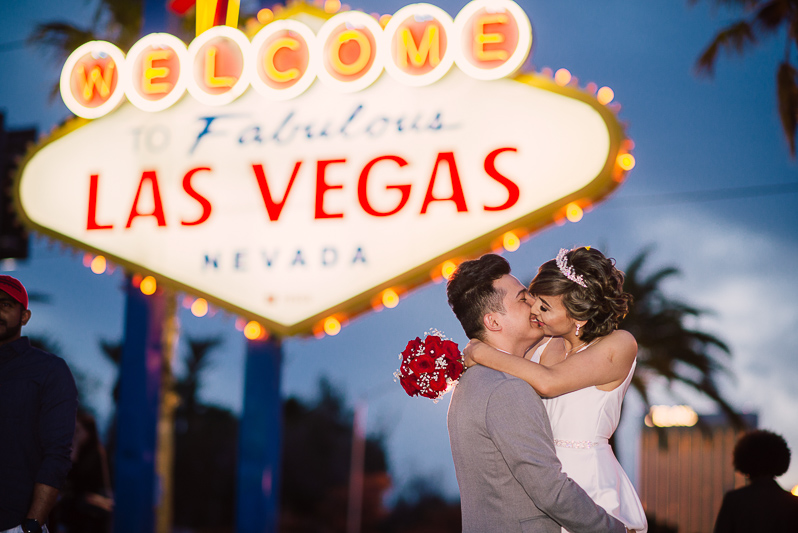 Las Vegas Sign Wedding21