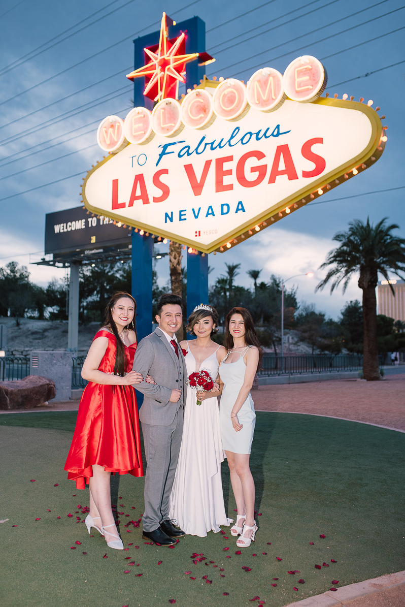 Las Vegas Sign Wedding23