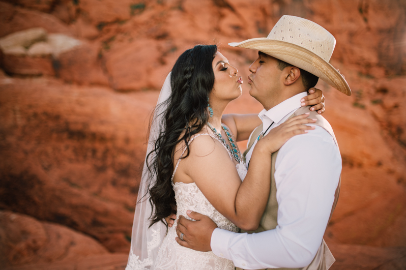 Red Rock Canyon Elopement 18