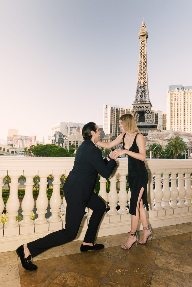 Las Vegas Proposal Photographer 08 - las vegas elopement