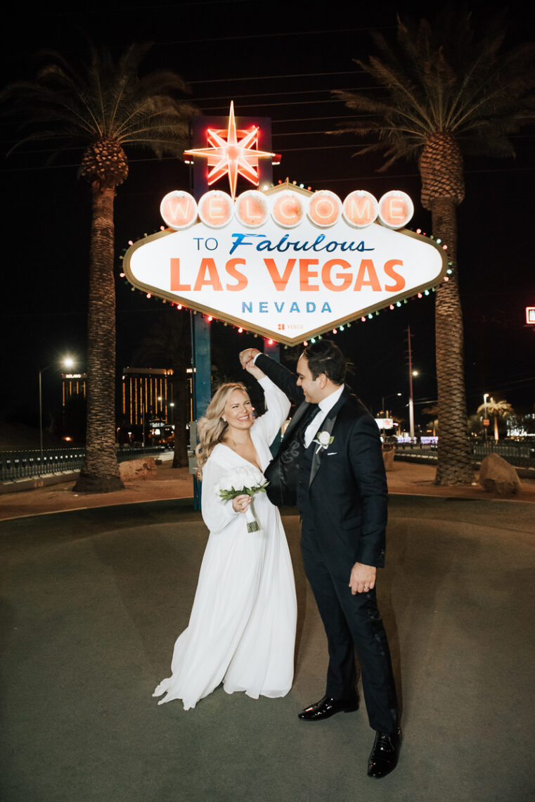 Las Vegas Sign wedding