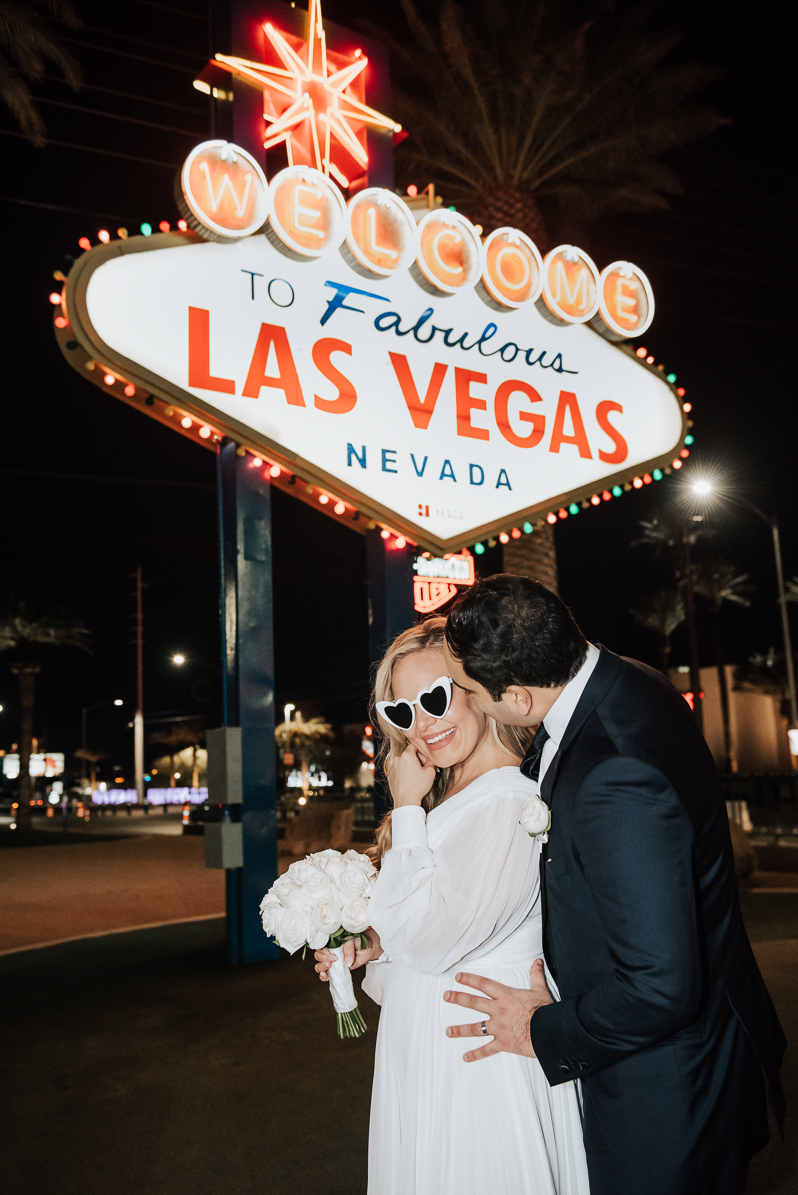 las-vegas-sign-wedding-vegas-elopement-and-wedding-photographer