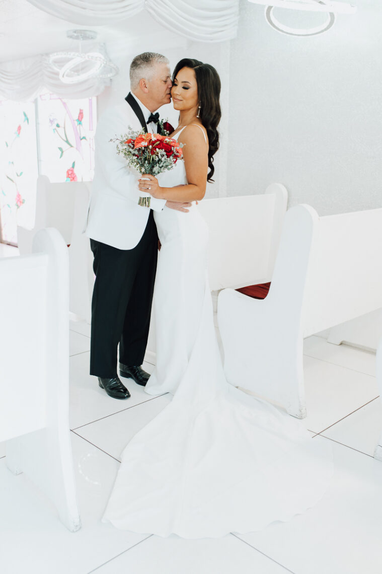 Little White wedding Chapel Las Vegas 22 - las vegas elopement