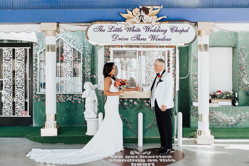 Little White wedding Chapel Las Vegas 34 - las vegas elopement
