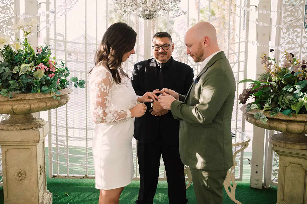 A little white wedding chapel gazebo ceremony 0007 - las vegas elopement